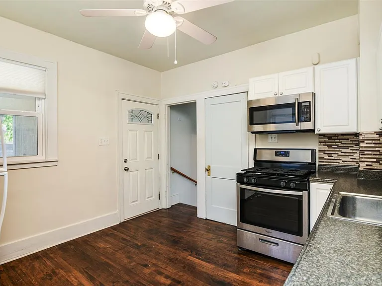 1348 Wayburn St — Photo 9