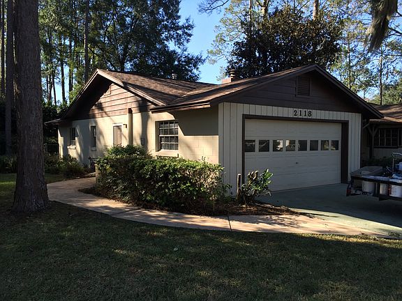 2nd image of 2118 NE 6th Pl