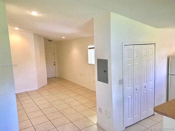 2nd image of 1250 SE 28th Ct Unit 106