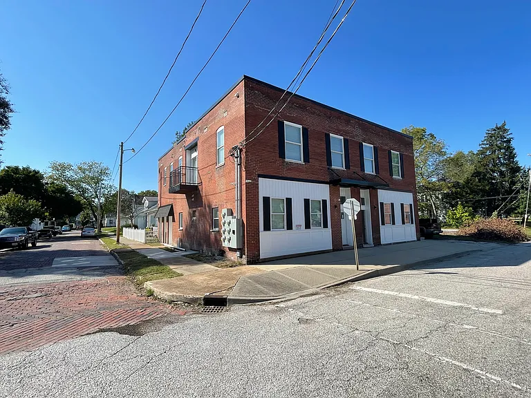 401 Walnut St #6 — Photo 3
