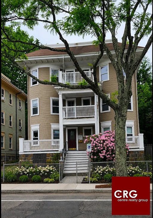 4 bed, 1.0 bath, 1575 sqft, $3,500 — Photo 3
