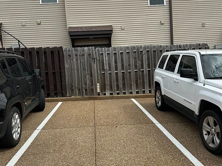 1123 Waterburg Ln — Photo 14