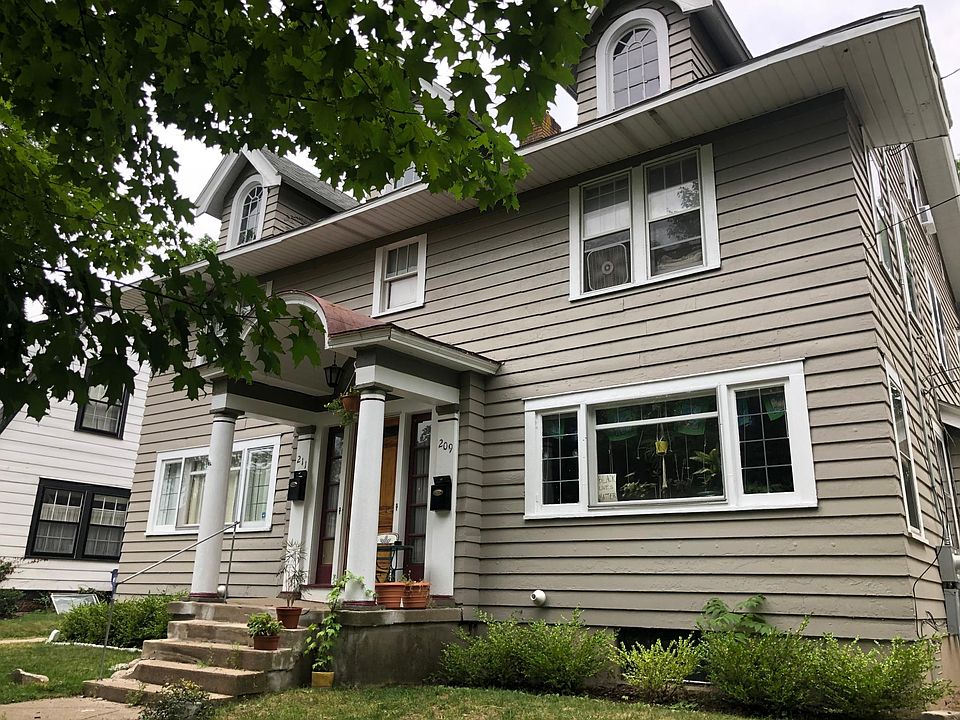 1st image of 209 Benjamin Ave SE