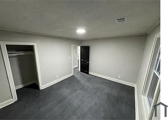 2379 Saratoga Ave — Photo 10