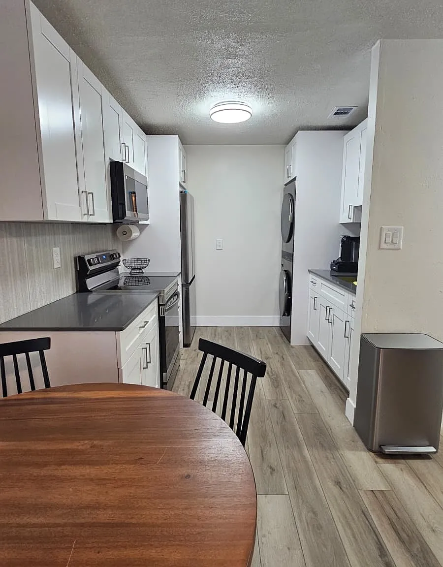 2704 W Saint Louis St — Photo 4