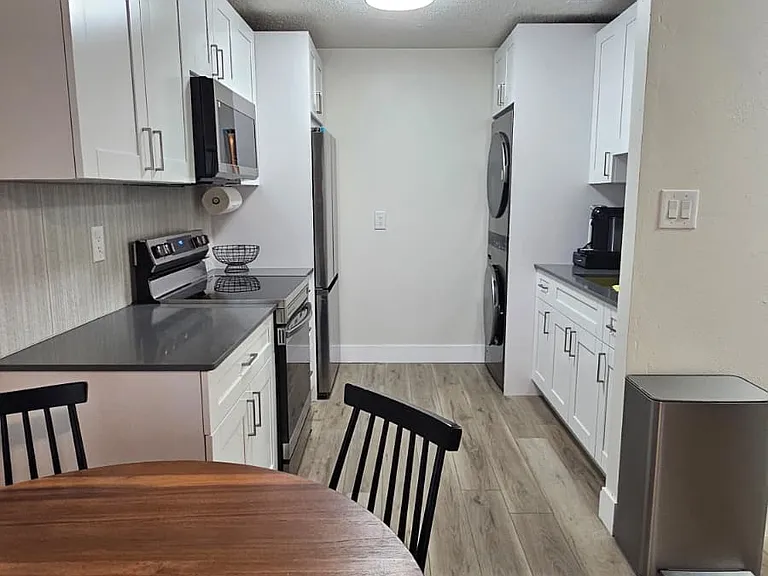2704 W Saint Louis St #A — Photo 4