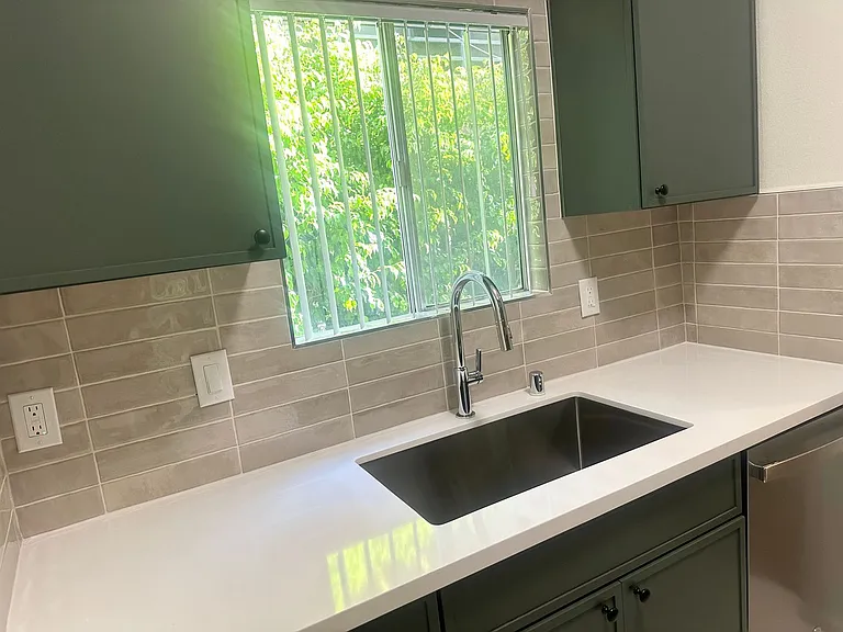 1234 Las Palmas Ave — Photo 17