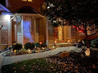 2209 Lukewood Dr, Chanhassen, MN 55317