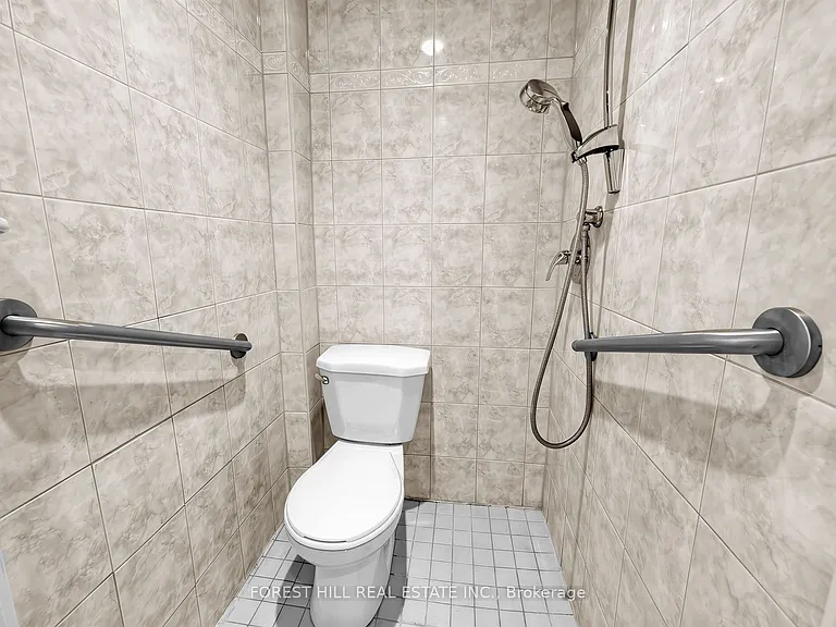 419 Dufferin St — Photo 24