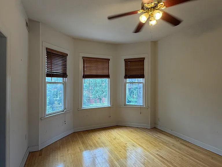 3319 W Berteau Ave #2 — Photo 8