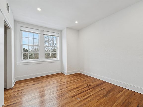3rd image of 334-38 Lombard St #212A