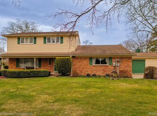 52429 Southdown Rd, Shelby Township, MI 48316