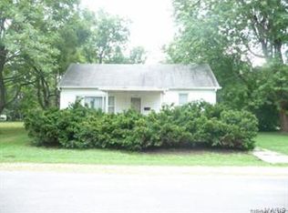 114 E Benton St, Mount Olive, IL 62069