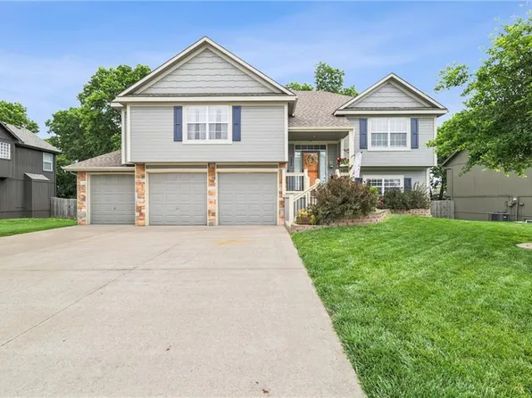 301 Blackjack Ave, Lone Jack, MO 64070