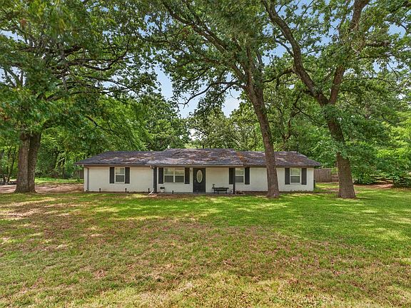 2nd image of 1477 Woodland Dr