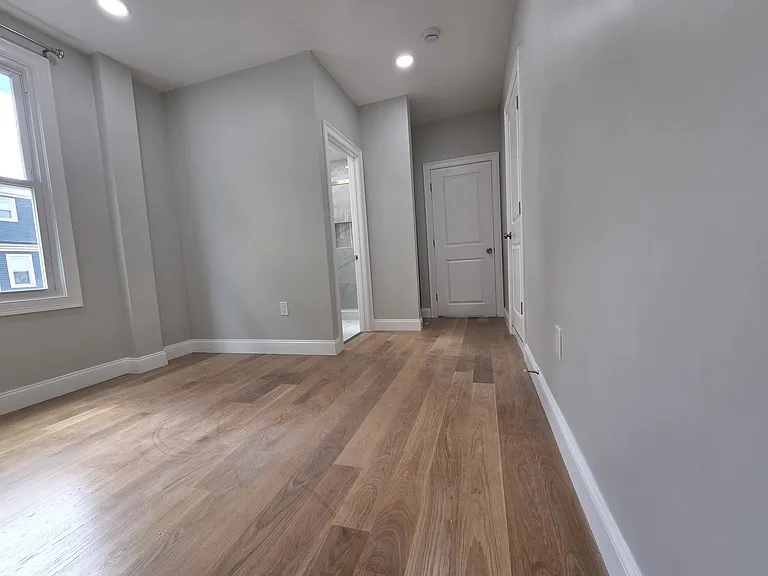 56 Pinckney St #1 — Photo 8