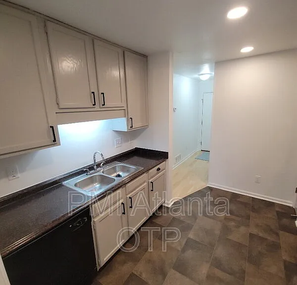 1782 Millview Dr — Photo 6
