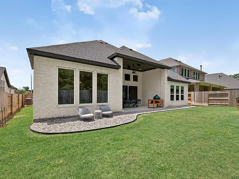 9722 Dani Lake Dr — Photo 15