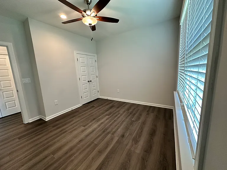 1139 Overlake Dr — Photo 8