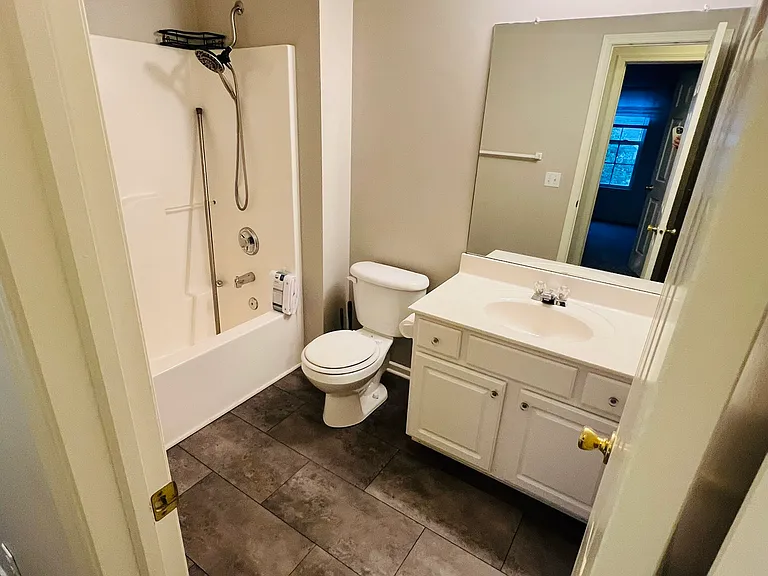 main bath, empty