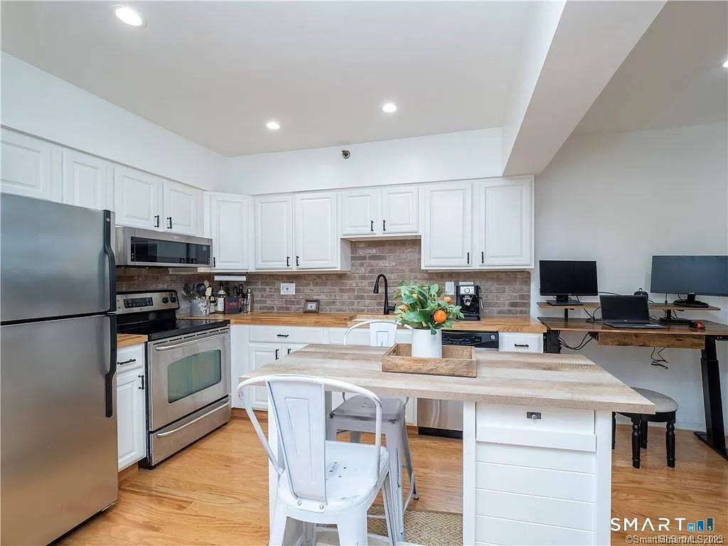 Studio, 1.0 bath, 480 sqft, $2,000 — Photo 4