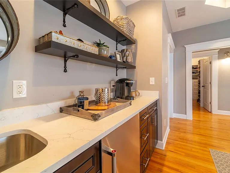 781 Greenwood Ave NE — Photo 30
