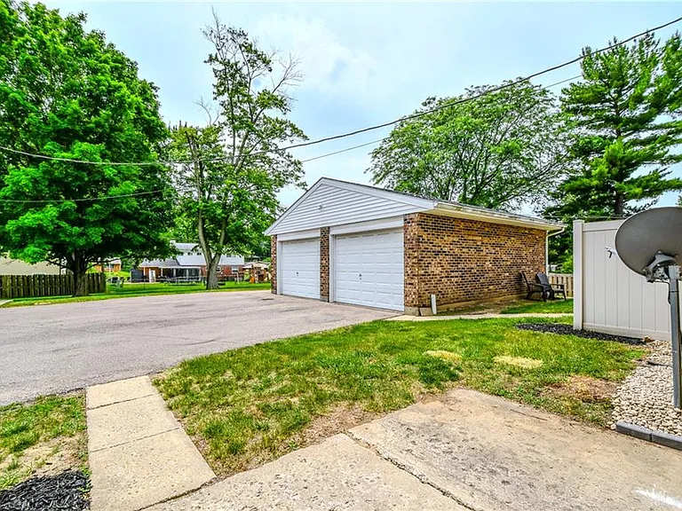 3108 E Stroop Rd — Photo 22