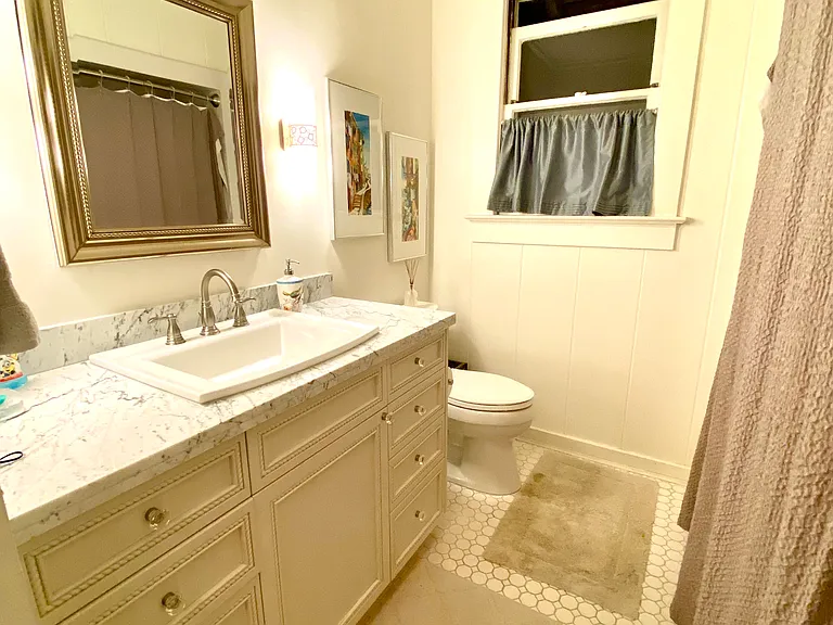 Full bathroom attached to the primary bedroom