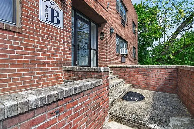 9 & 11 Sanhican Dr #B7
