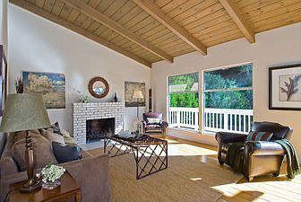 Living Room 2 :: 1534 Summit Rd