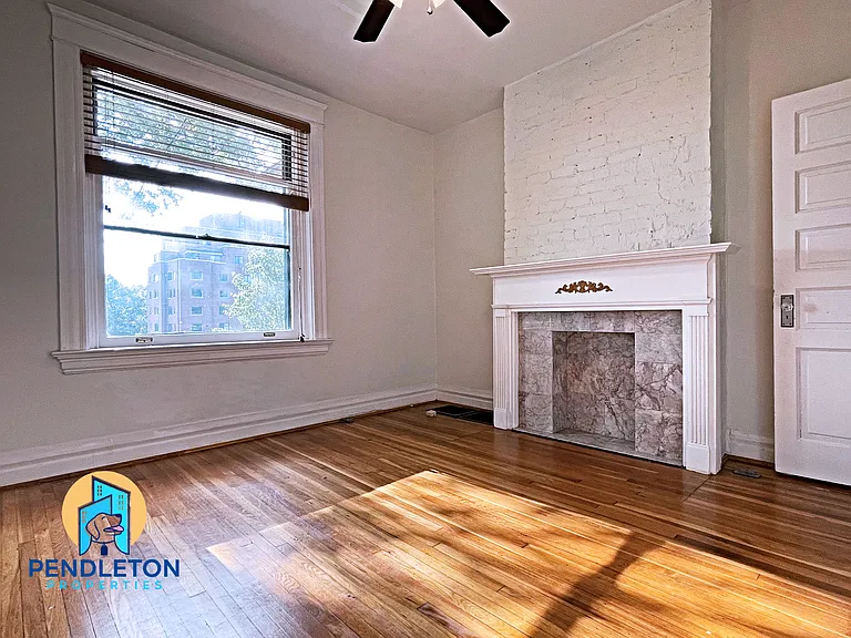 2326 Ashland Ave #1 — Photo 4