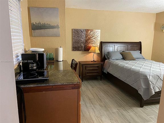4th image of 126 NE 19th Ave #3