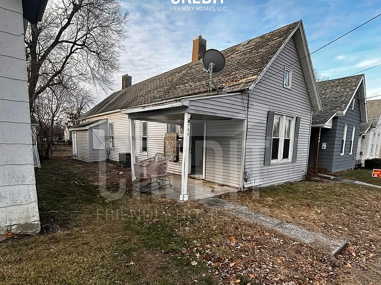 706 Cedar St — Photo 2