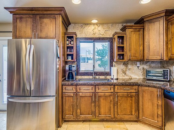 4th image of 4407 S Alder Dr