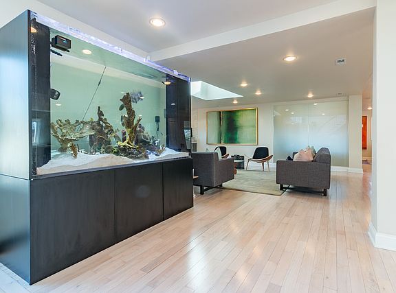5th image of 3401 N Shore Ave