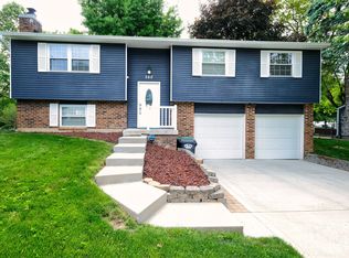 560 Meadowview Ln, Greenwood, IN 46142