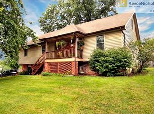 2108 N Salem Dr, Independence, MO 64058