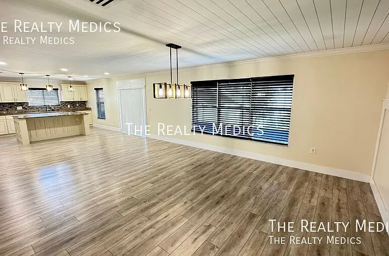 1040 Elderberry Dr — Photo 9