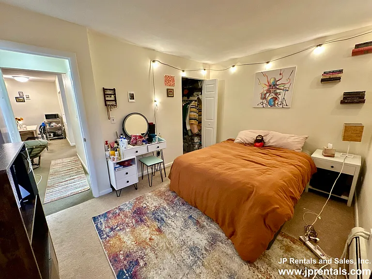 804 Centre St #7 — Photo 9