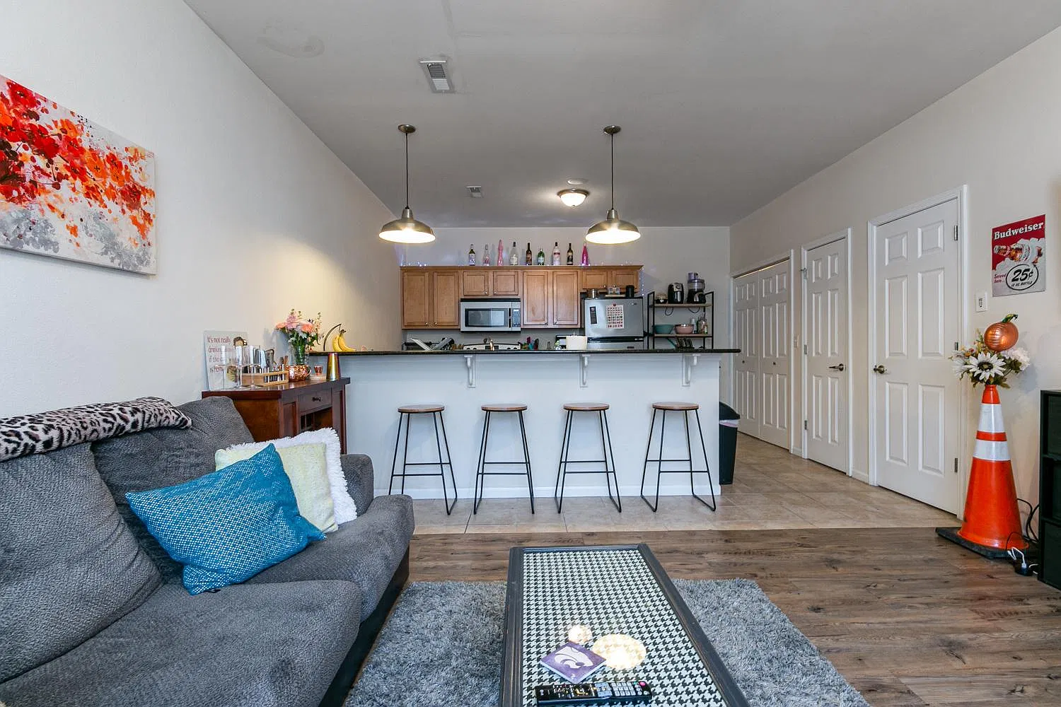 4 bed, 1319 sqft, $1,850 — Photo 1