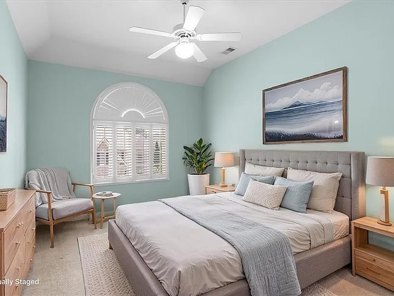 350 Wembley Cir — Photo 17