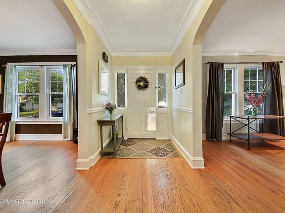 2nd image of 165 N Myrtle Ave