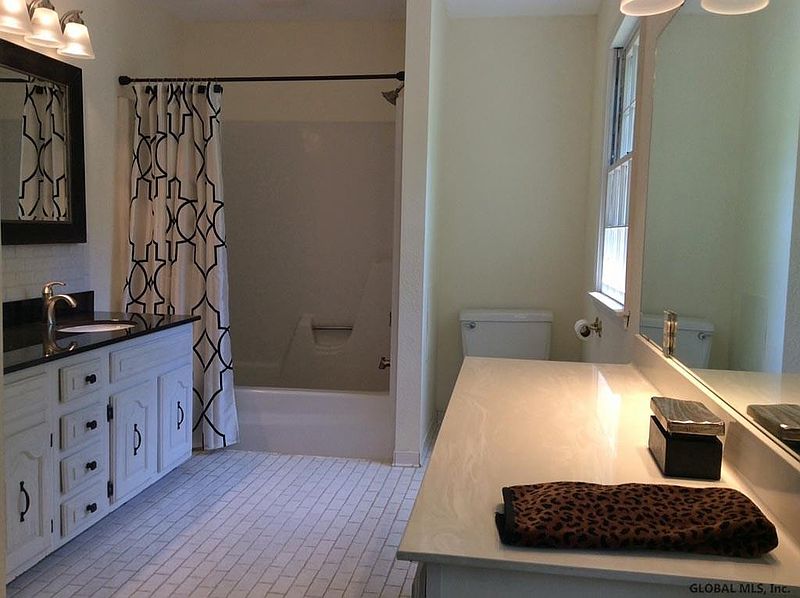 5th image of 6 MOMROW Terrace
