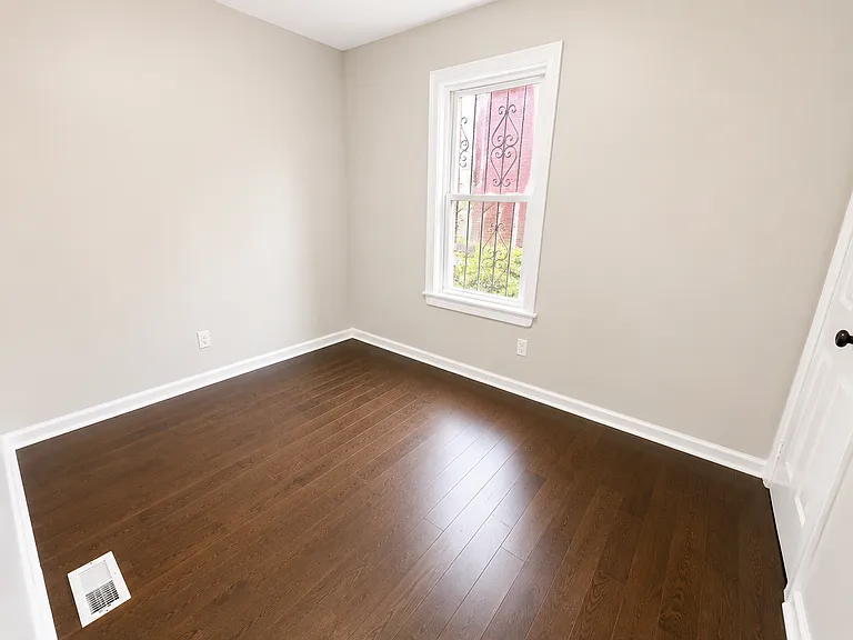 648 S 18th St #1 — Photo 13