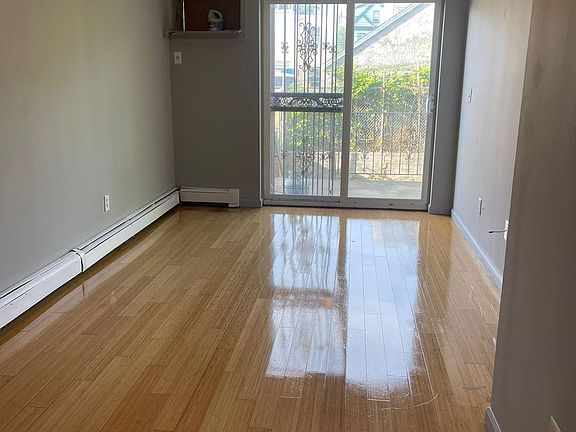 5th image of 856 E 223rd St #2