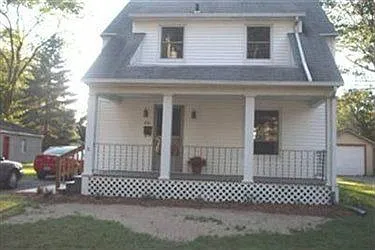 844 Willard Ave NE photo 1