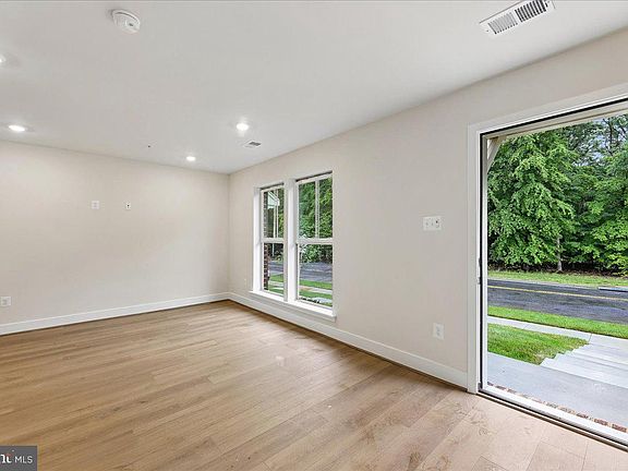5th image of 16608 Breezeway Aly