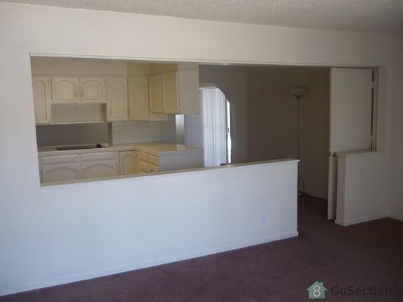 3rd image of 913 Bonita Ave