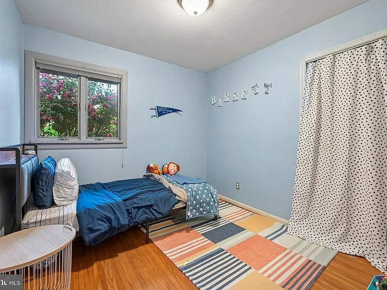 410 Narragansett Dr — Photo 16