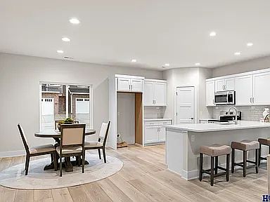 5th image of 5802 94th St